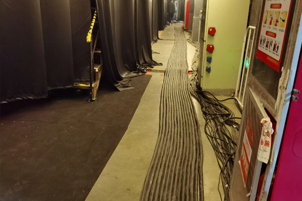 白塔柴油发电机组的输出电压可以调节到哪些范围？